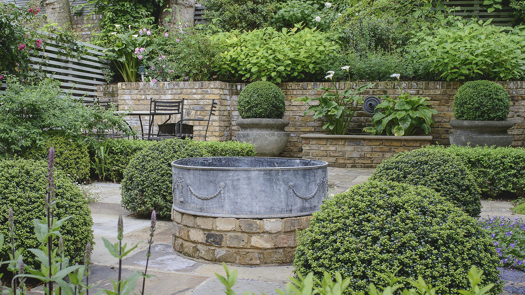 Fence & Wall Cleaning — example 1